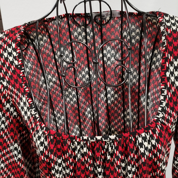 Checkered Pattern Top - Picture 3 of 5